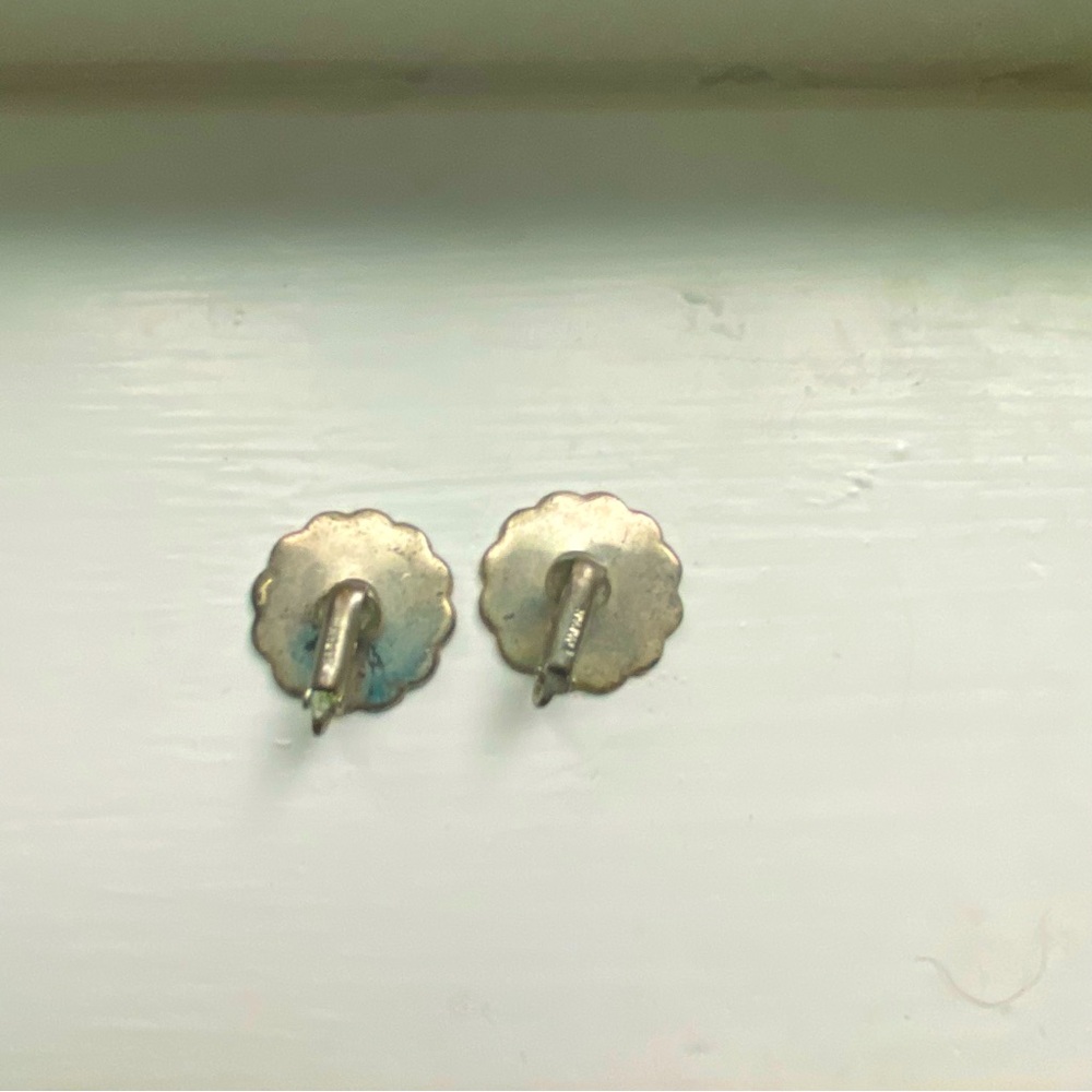 Vintage silver Asian clip on earrings - Picture 6 of 6